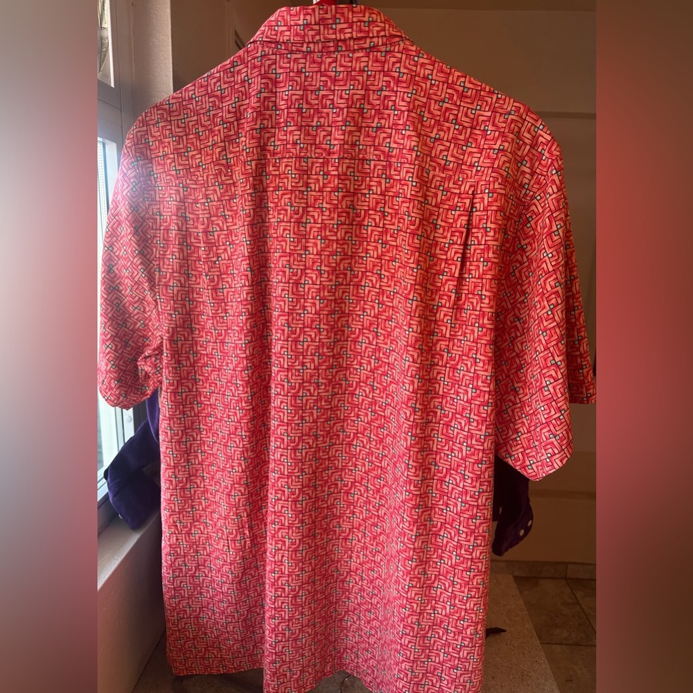 Tommy Bahama Red and White Geometric Men's Shirt - Picture 2 of 6